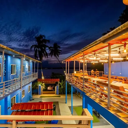 Bon Voyage Sea View Hostel-2