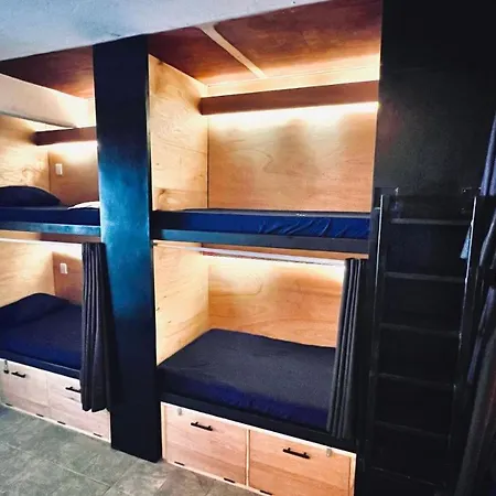 Jet'S Gay Youth Hostel-3
