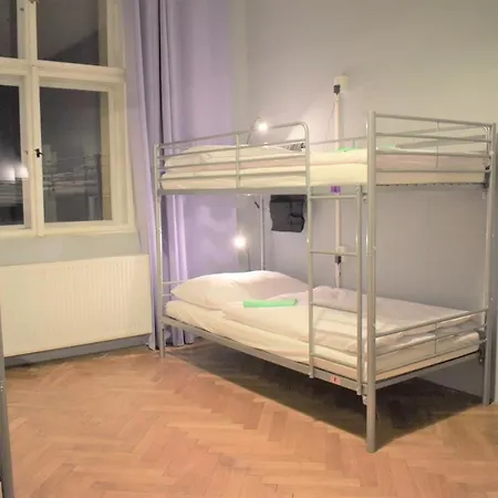 Globe Hostel Prague Adults Only-2