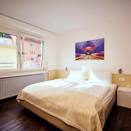 The 4You Hostel & Hotel Munich-3