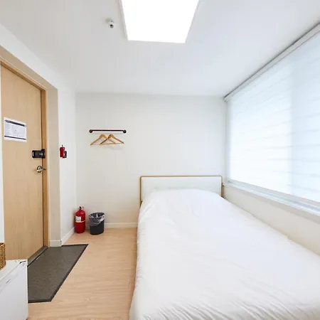 123 Hostel-2