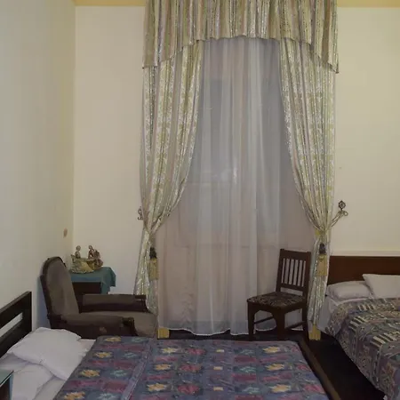 Clement'S House Hostel-2