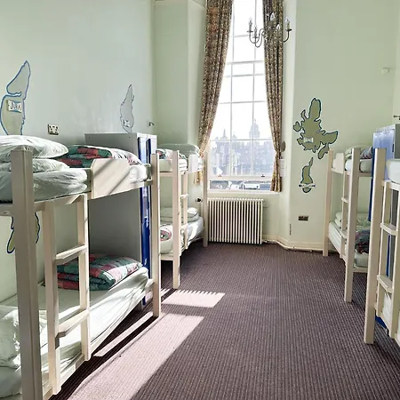 Castle Rock Hostel - Adults Only-3