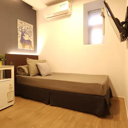 Oyo Hostel Myeongdong 1-2