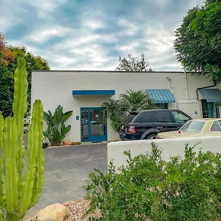 Ith Santa Barbara Surf Hostel-3