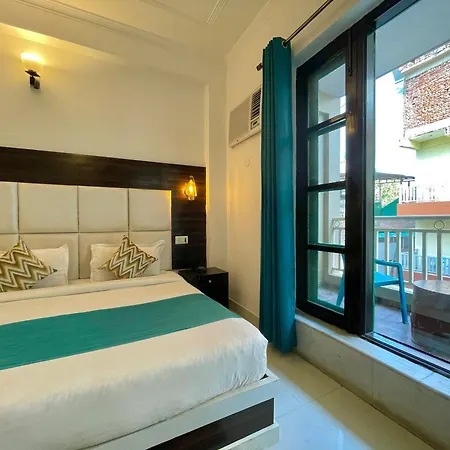 The Wraveler Tapovan Rooms And Dorms-3