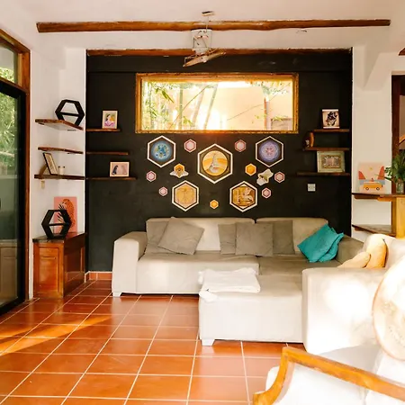 Salty Enthusiasts Share House & Villas-3