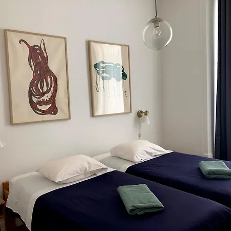 Living Lounge Hostel-2