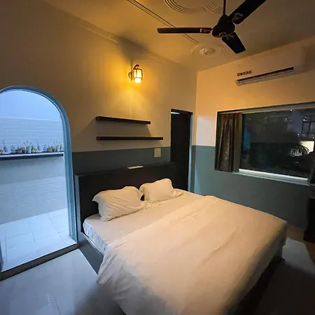 12 Monks Rishikesh Hostel-3