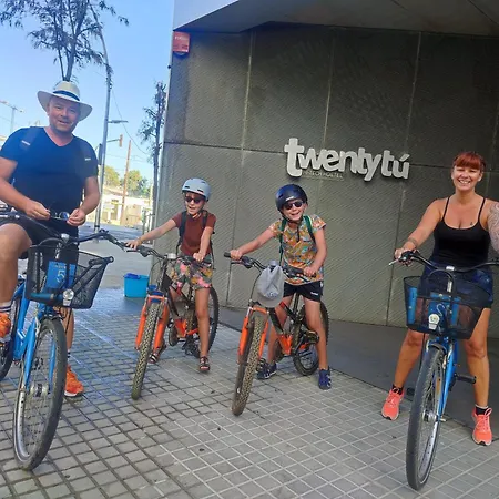 Twentytu Hostel Barcelona-3