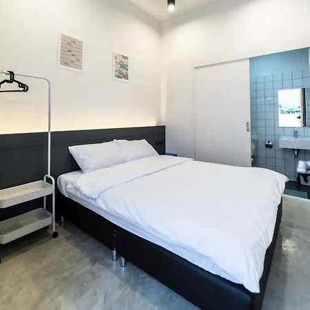Pier 808 Hostel-2
