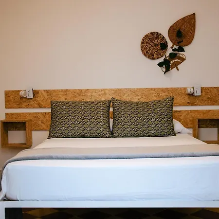 Cordova Hostel Medellin-2