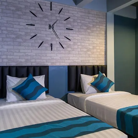 Amity Poshtel-2