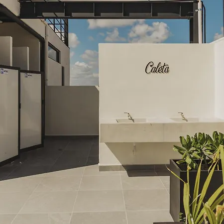Caleta Hostel Rooftop & Pool-2
