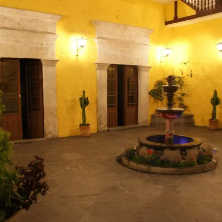 Flying Dog Hostel Arequipa-2