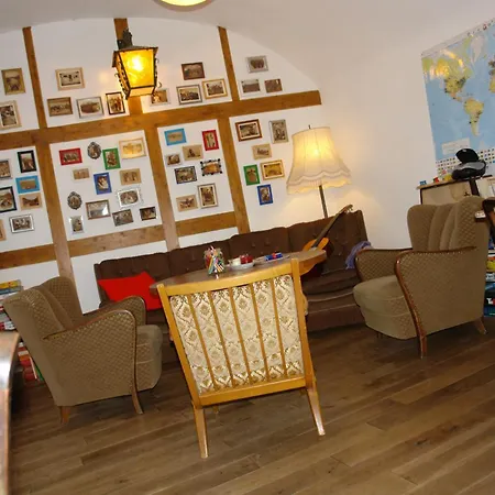 Lotte - The Backpackers-2