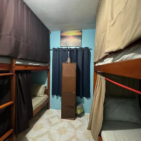 Island Vibes Hostel-3