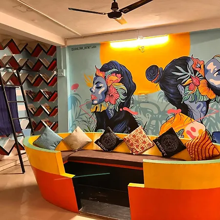 Madsquad Hostel Dorms & Rooms-2