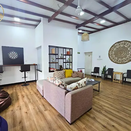 Galle Face Terrace Hostel By Tourlux-3