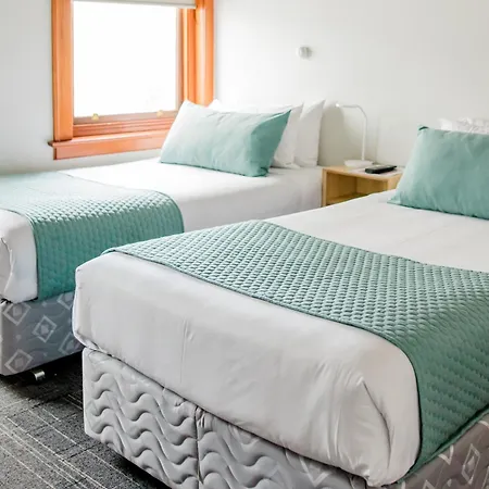 The Cambridge Hotel & Backpackers-3