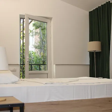 Jr'S House-3