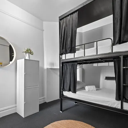 Potts Point Budget Stay - Near Kings Cross Station - Self Check-In-3