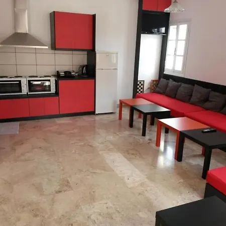 Fira Backpackers Place-3