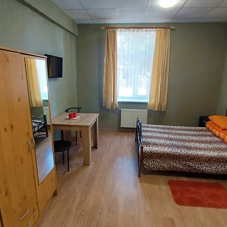 Happy Hostel-2