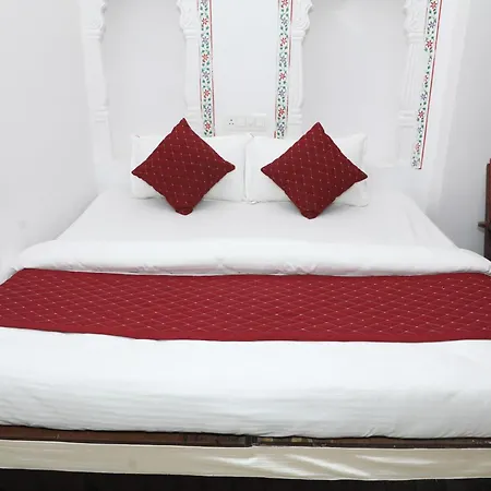 The Mama Hotel - Rooms And Dormitory-3