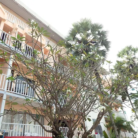Boomerang Inn-3