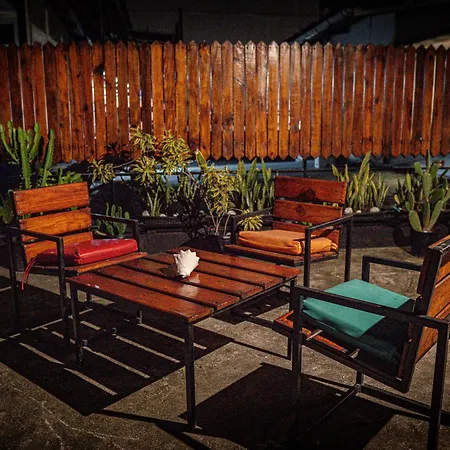 Eden'S Garden Hostel-3