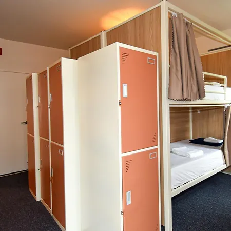 Caravan Hostel Dc-2