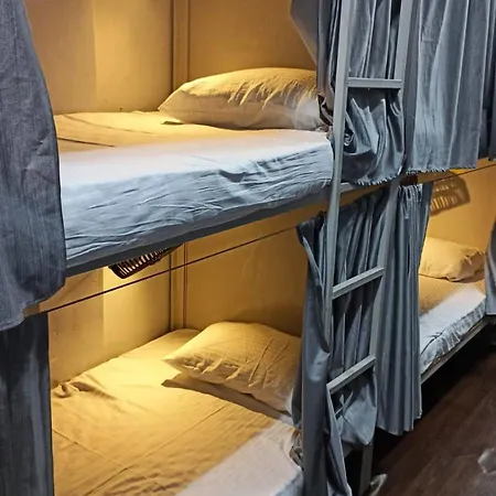 Saffron Dormitory Goregaon East-2