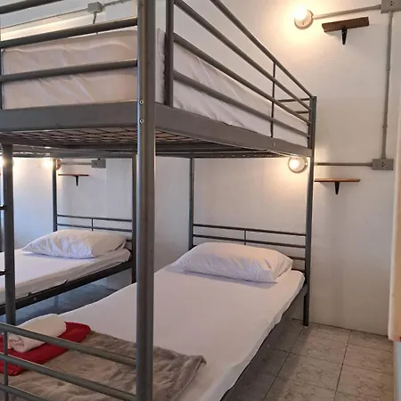 8 Sleeper Street Guesthouse-3