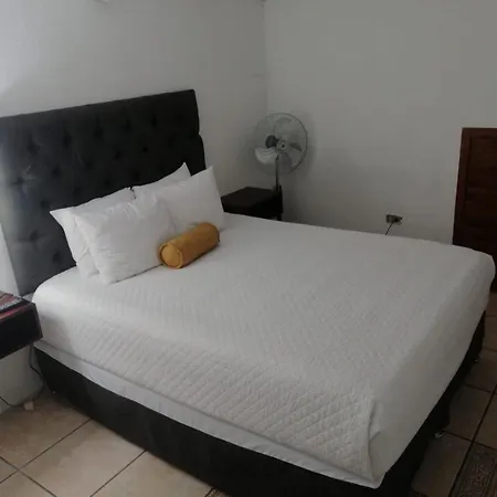 Global Airport Inn-2