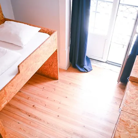 Goodnight Hostel-3