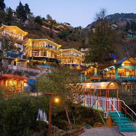 Zostel Plus Mussoorie, Kempty-3