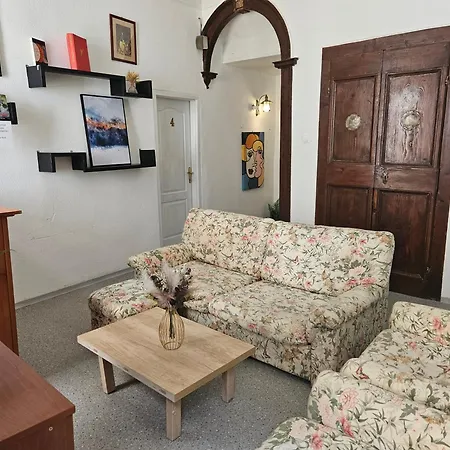 Castello Hostel-2