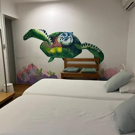 Alface Hall Hostel & Bar-3