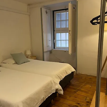 Alface Hall Hostel & Bar-3