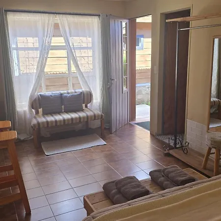 Hostel Del Lago, Private Rooms, Capsule Beds, Shared Kitchen And Breakfast-2