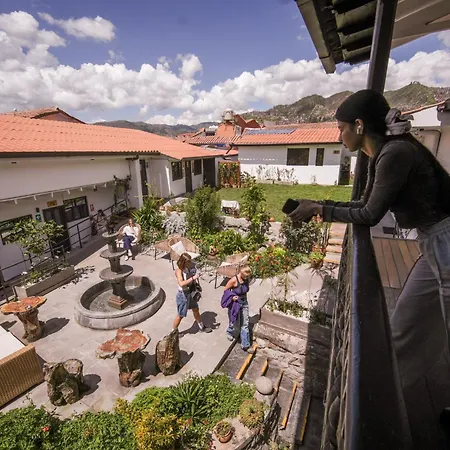 Black Llama Hostel Cusco-3