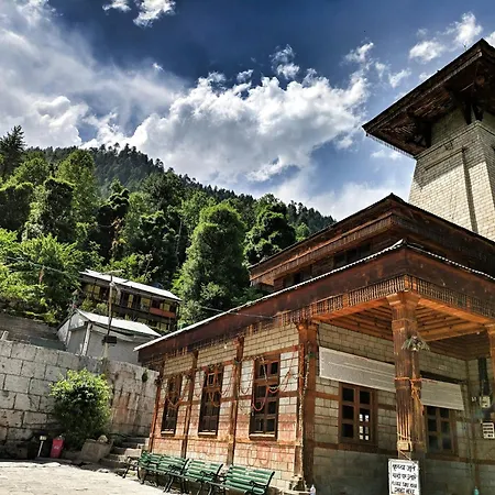 Hostel 360 Degree, Riverside Stay, Old Manali-3
