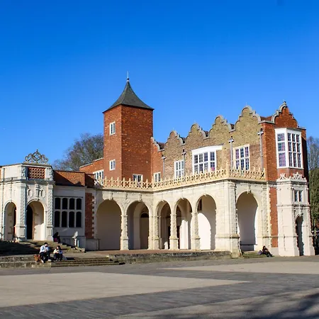 Safestay London Kensington Holland Park (Adults Only)-2