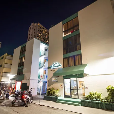 Waikiki Beachside Hostel-2
