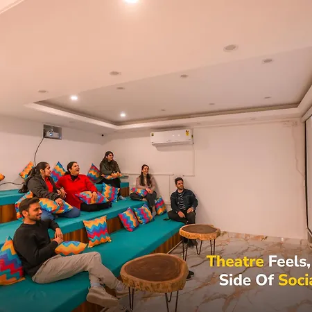 Gostops Gurugram, Baani Square Plus - Private Rooms & Dorms-3