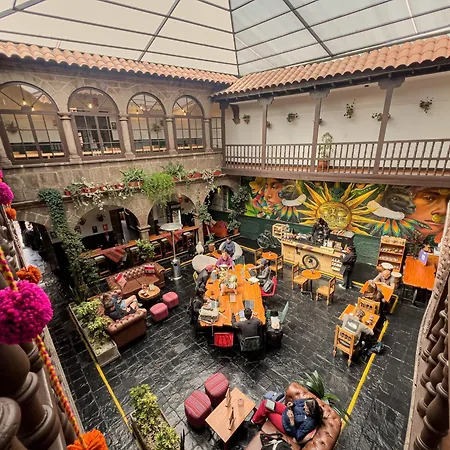 Black Llama Hostel Cusco-2