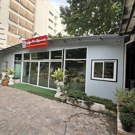 Orchid Hostel Near Bumrungrad Hospital And Nana Market-3