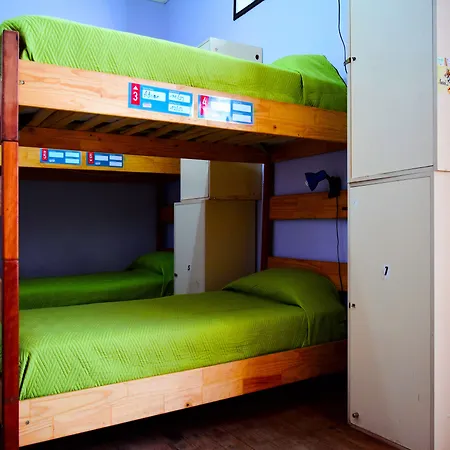 Santiago Backpackers-3