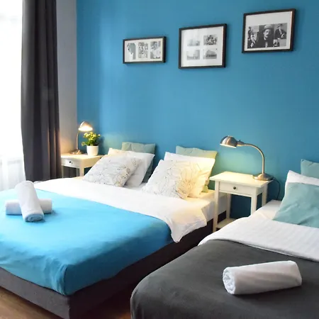 Blooms Boutique Hostel By Friendly Apartments-2